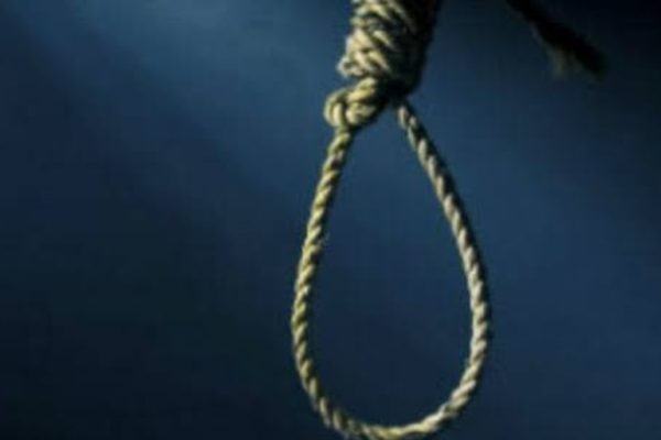 Uttar Pradesh: फंदे से लटका मिला नवविवाहिता का शव, मायके वालों ने लगाया हत्या का आरोप
