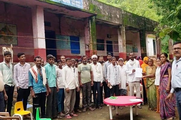 उदयपुर: शिक्षा के लिए समर्पण की मिसाल, स्कूल भवन को किया अनफिट तो एक पिता ने दे दिया अपना घर