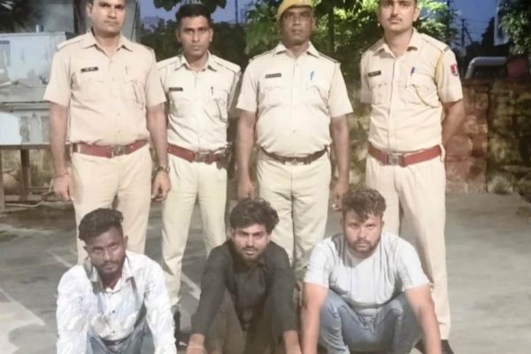 अवैध गांजा तस्करी का पर्दाफाश, कोटा पुलिस ने तीन तस्करों को 6 किलो गांजा व मोटरसाइकिल सहित दबोचा