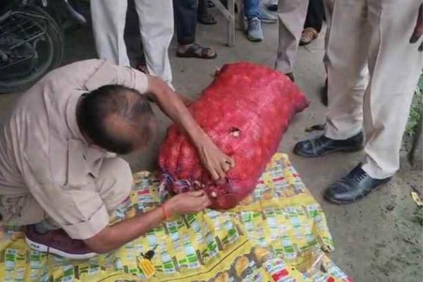 Bihar: प्याज की बोरी में छिपाकर हो रही थी शराब तस्करी, 47 लीटर अंग्रेजी शराब बरामद, तस्कर फरार
