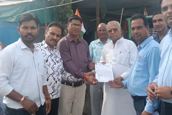 शिक्षकों की समस्या को लेकर नसीराबाद विधायक को सौंपा ज्ञापन: भर्ती और वेतन विसंगति जैसे मुद्दे उठाए