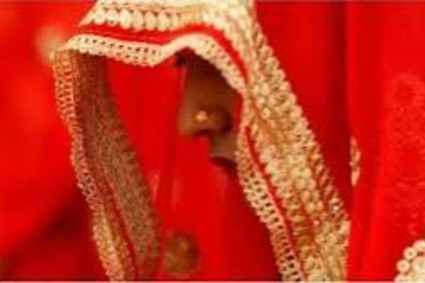 एक भैंस और एक लाख दो’… 4 बच्चों के बाप ने की दूसरी शादी, पहली पत्नी के पास आने के लिए की ये डिमांड