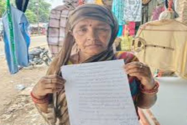 रायपुर में प्रॉपर्टी विवाद में हंगामा: महिला बोली- जबरन घर में घुसकर की तोड़फोड़, कोर्ट में चल रहा है मकान का केस