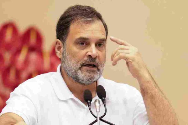 अदाणी की वजह से बंधे हैं मोदी के हाथ…. राहुल गांधी ने US टैरिफ पर सरकार पर साधा निशाना