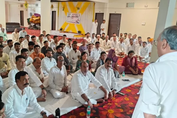मोदीजी खुद देते हैं गालियां, मां के निधन पर मुंडन तक नहीं कराया’, दिग्विजय सिंह ने कहा