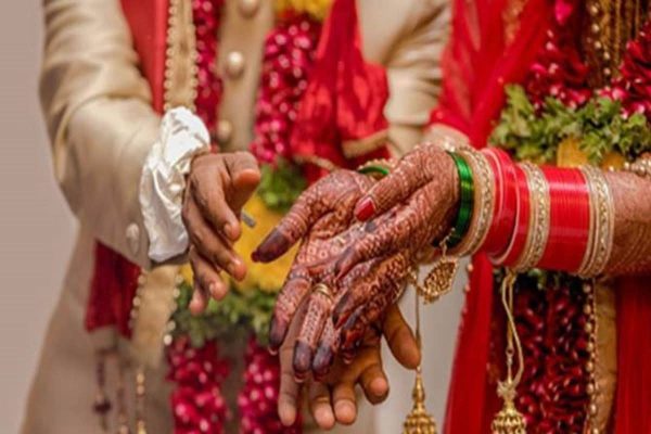 उत्तर प्रदेश: दहेज के लिए विवाहिता पर जानलेवा हमला, मुकदमा दर्ज