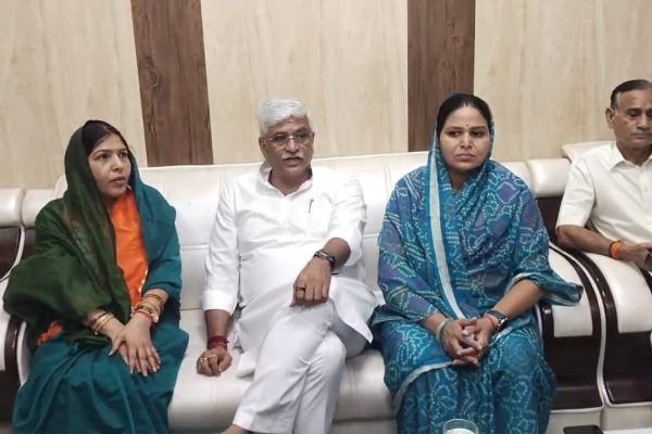 भरतपुर दौरे पर केंद्रीय मंत्री गजेंद्र सिंह शेखावत का तीखा बयान: “PM की मां को गाली देने वाले को देश माफ़ नहीं करेगा, जनता वोट की चोट से देगी जवाब”