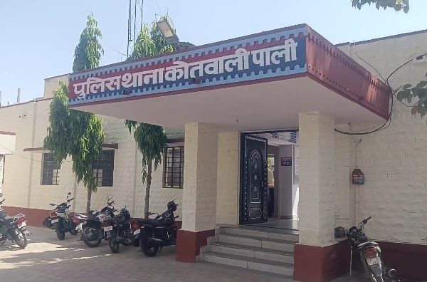 इंस्टाग्राम पर दोस्ती कर 2 बच्चों की मां से रेप : अश्लील फोटो डिलीट करने के बहाने मिलने आया, चाकू दिखाकर की जबरदस्ती