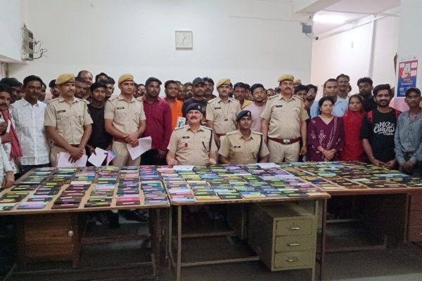 बारां पुलिस की बड़ी कार्रवाई : 60 लाख से ज्यादा कीमत के 306 मोबाइल बरामद कर लौटाए गए
