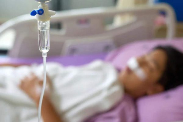 Viral: ‘चलो दवाइयां लौटा दें…’, लाइलाज बीमारी से पीड़ित लड़के ने मां को लिखा रूला देने वाला पत्र
