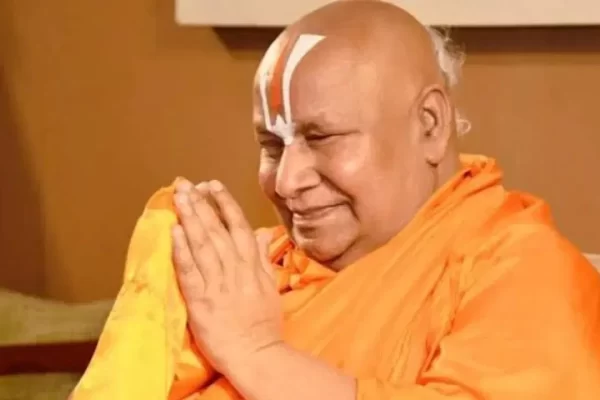 अन्य धर्मों में उन्हें बेबी या बीवी… रामभद्राचार्य ने अब महिलाओं पर क्या कहा?